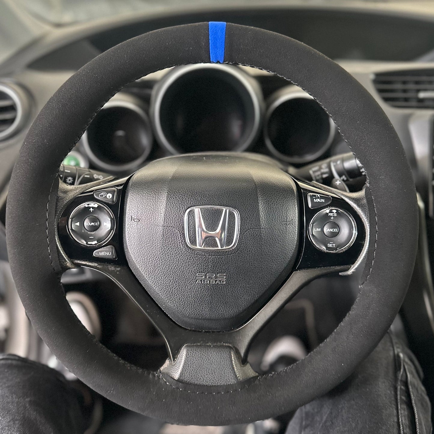 Alcantara - פס בצבע