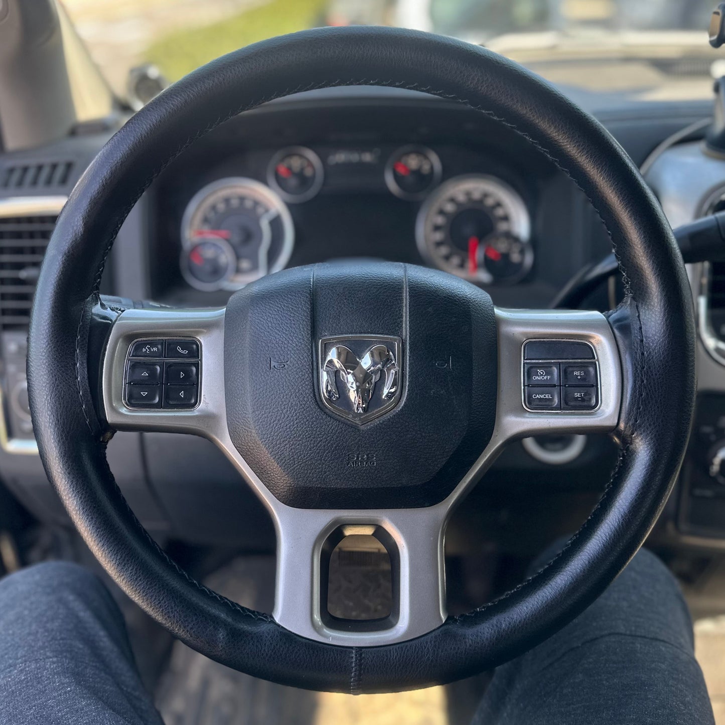 עור עבה לטנדרים/ג׳יפים