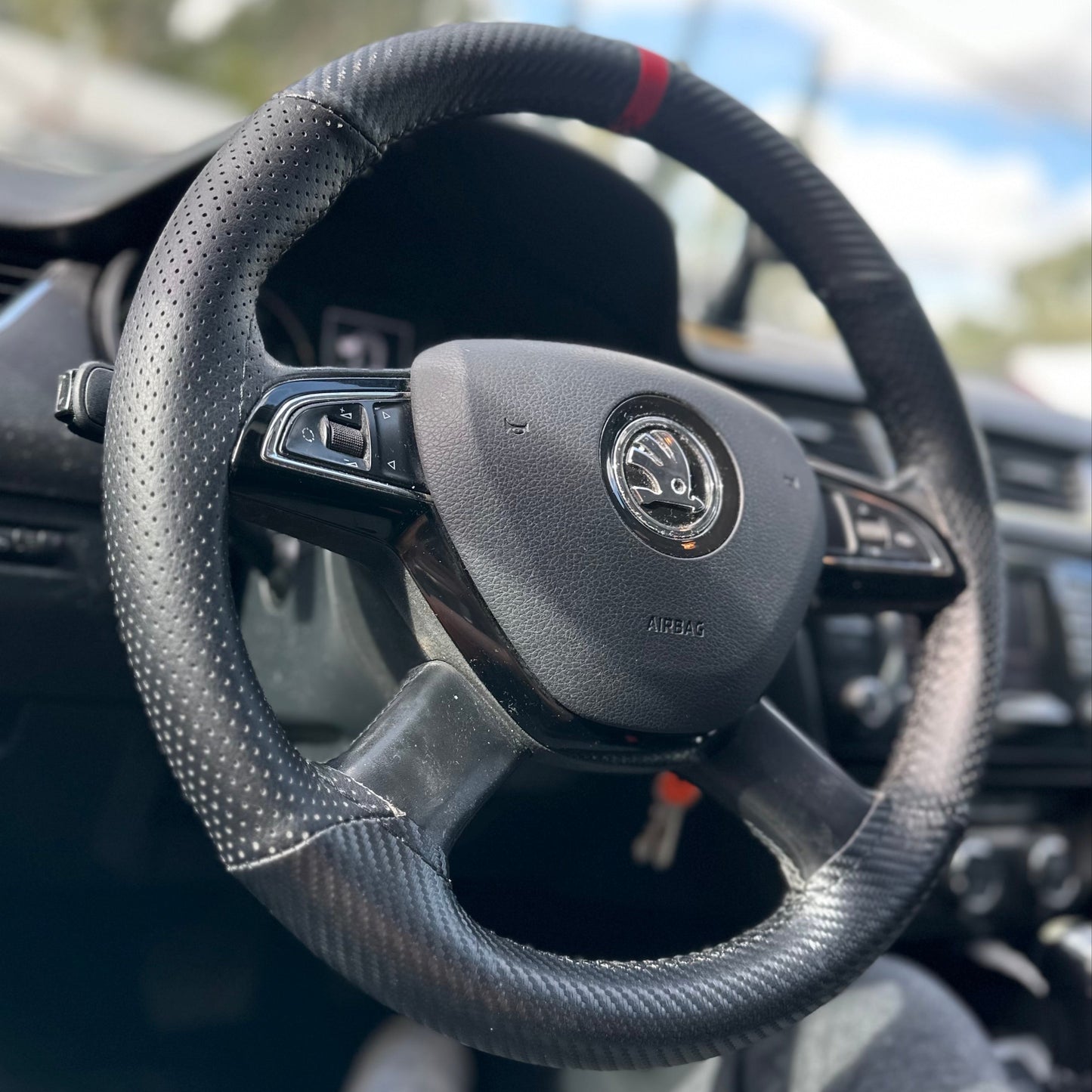 Natural Carbon - עם פס בצבע