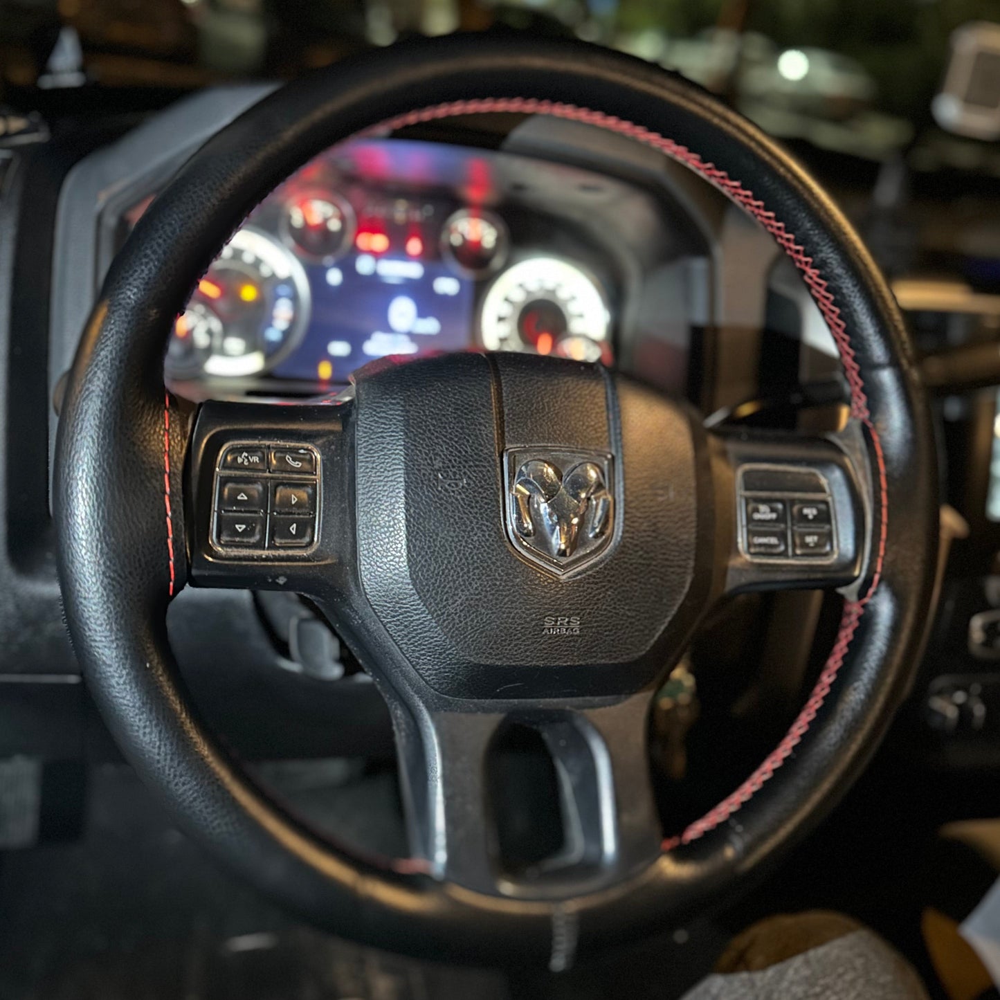 עור עבה לטנדרים/ג׳יפים