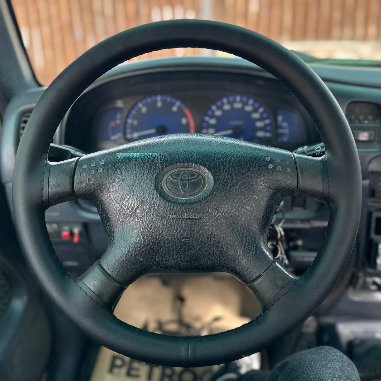 עור עבה לטנדרים/ג׳יפים