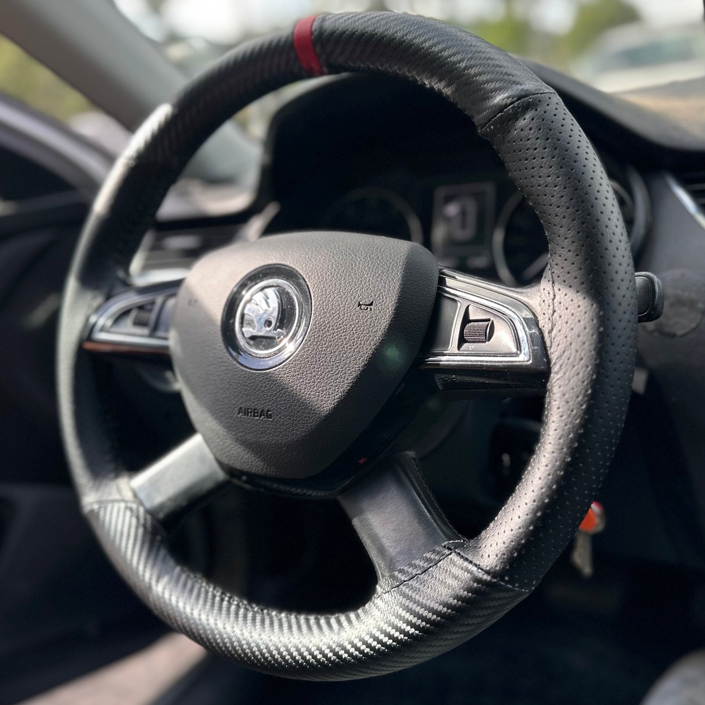 Natural Carbon - עם פס בצבע